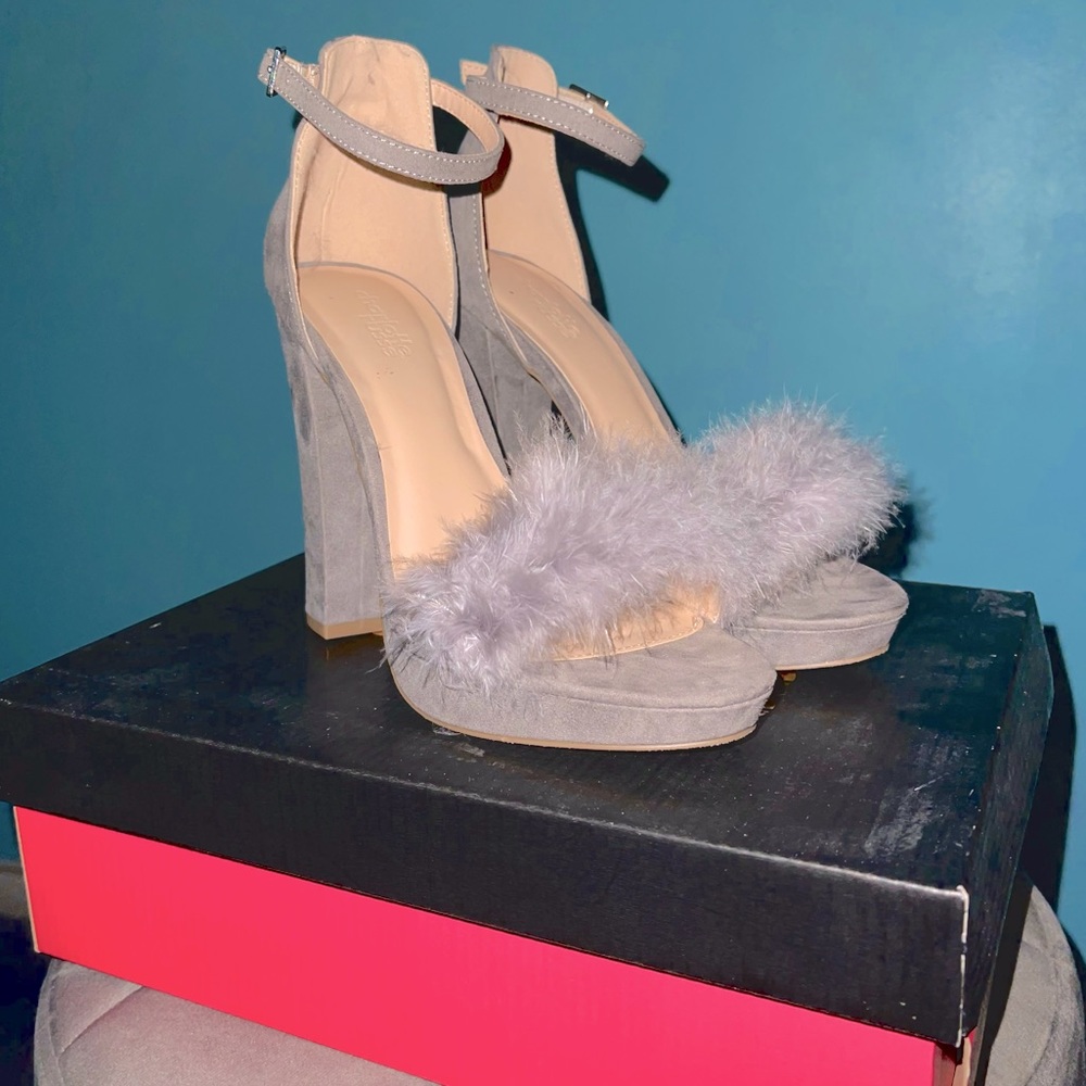 Feather Heels🐰